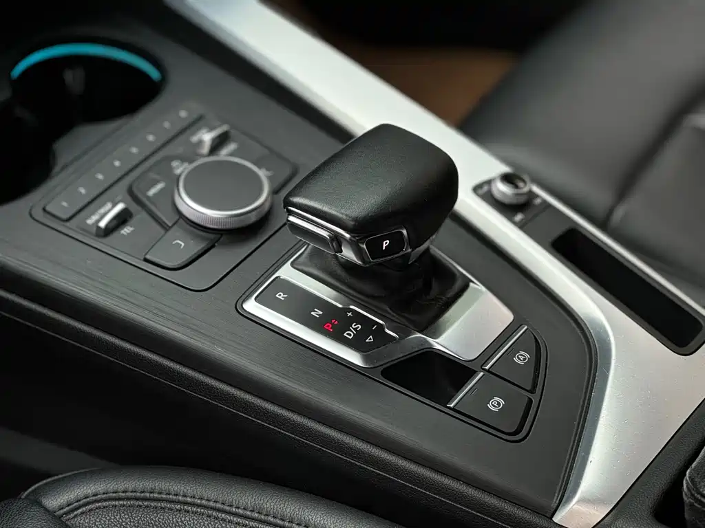 Audi A4L — миниатюра 12
