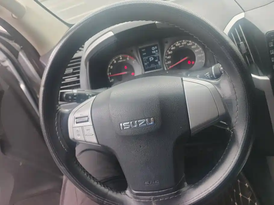 Isuzu MU-X — миниатюра 15