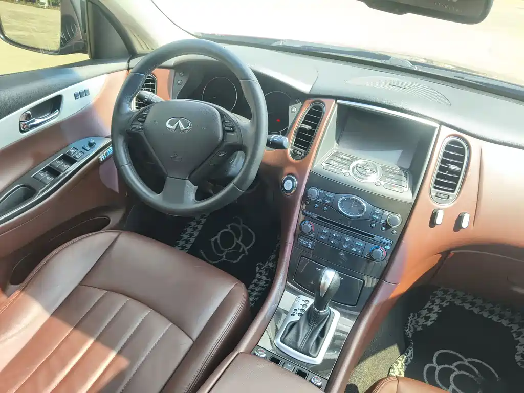 Infiniti QX50 (Import) — миниатюра 13