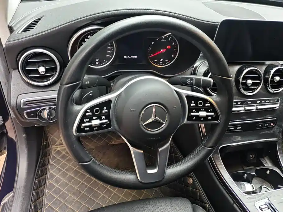 Mercedes-Benz C-Class — миниатюра 15