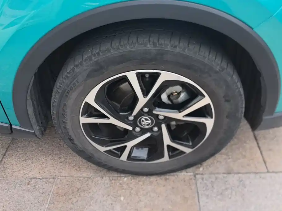 Toyota C-HR — миниатюра 6