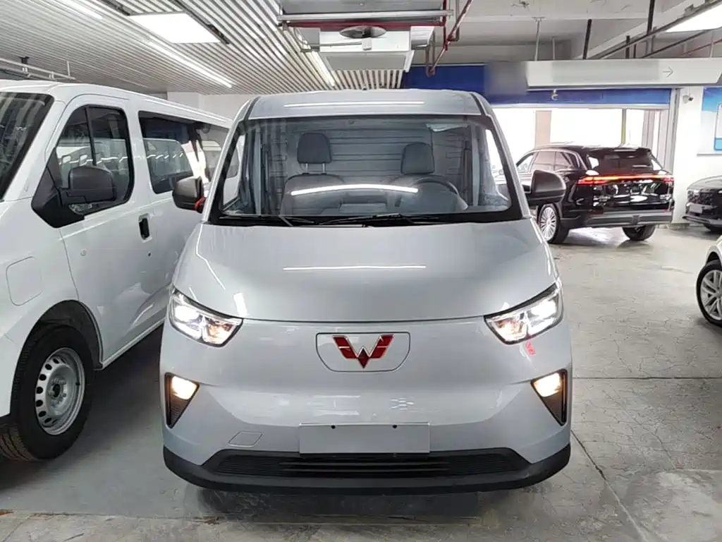 Wuling Yangguang — миниатюра 3