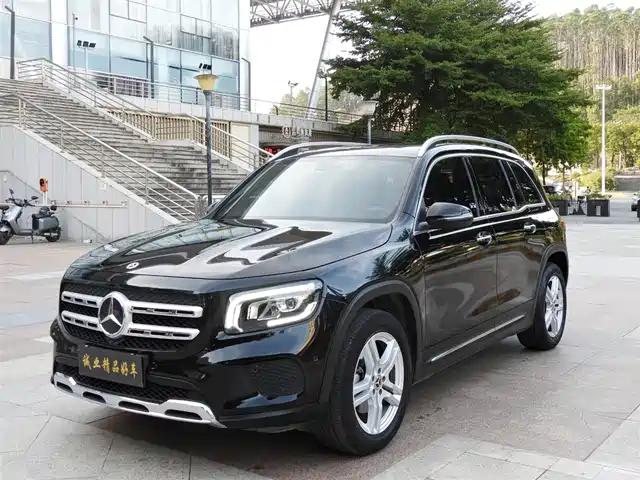 MERCEDES-BENZ GLB