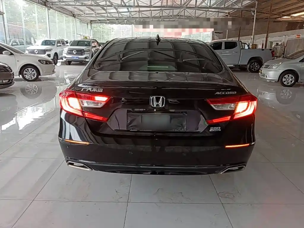 Honda Accord — миниатюра 6