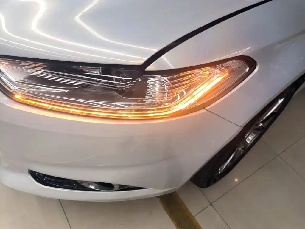 Ford Mondeo — миниатюра 18