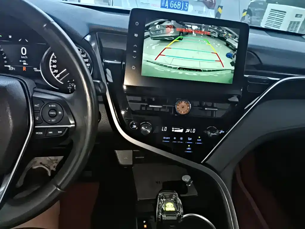 Toyota Camry — миниатюра 13