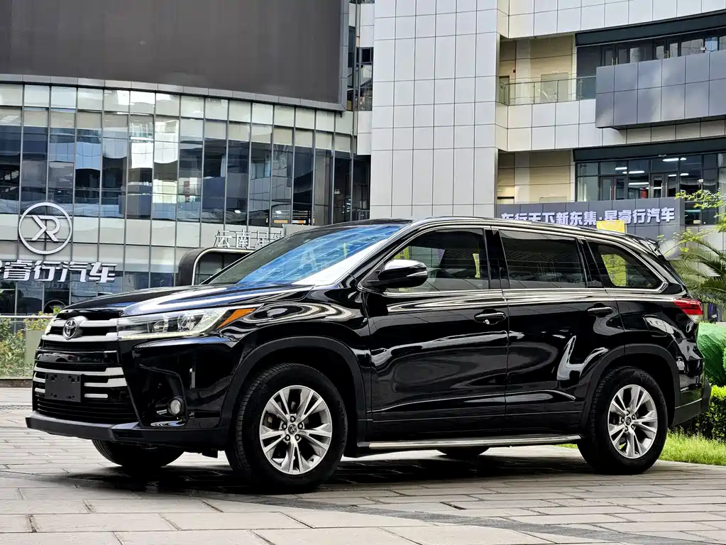 TOYOTA HIGHLANDER