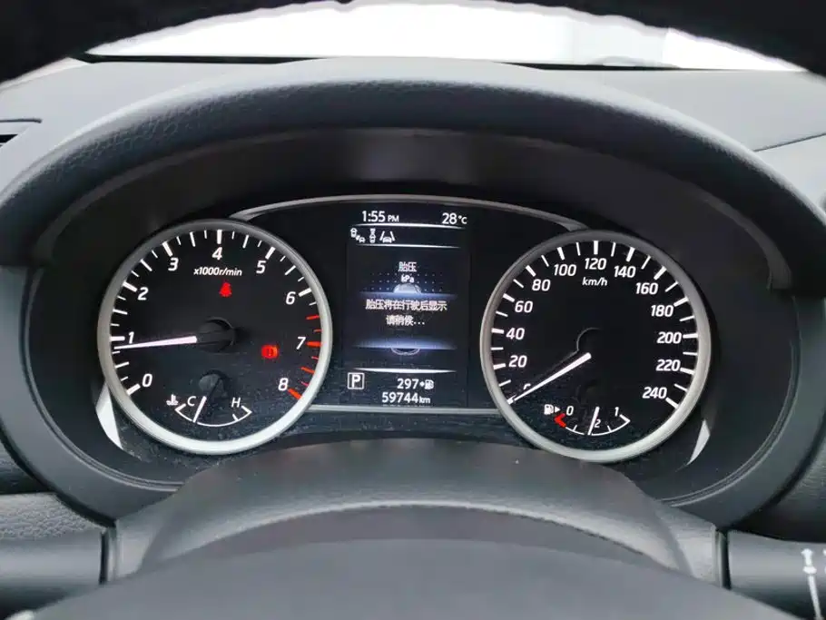 Nissan Tiida — миниатюра 14