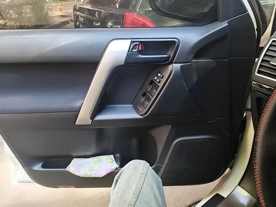 Toyota Prado — миниатюра 7