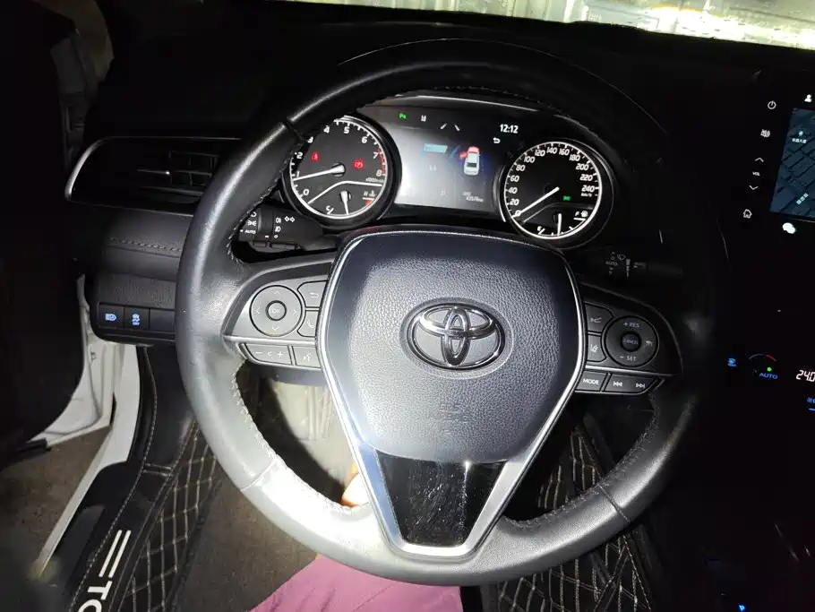 Toyota Camry — миниатюра 15