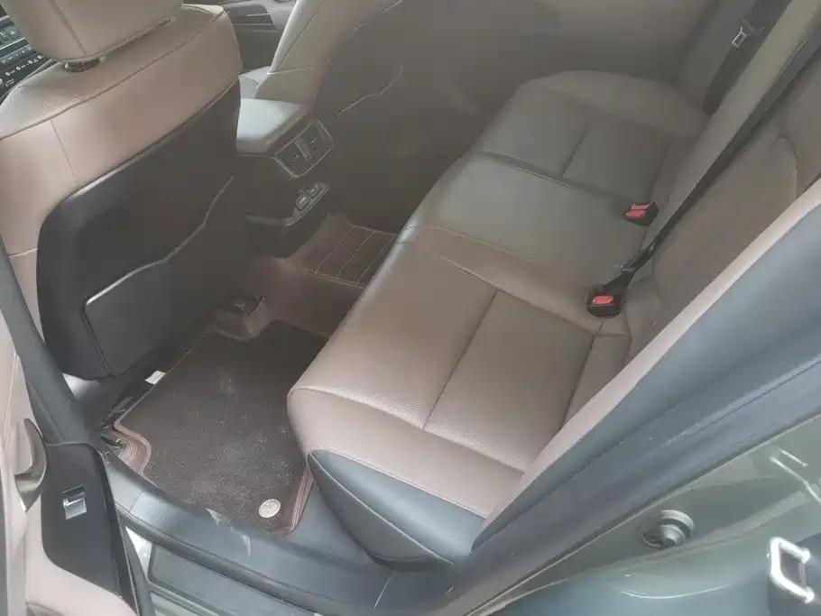 Lexus ES — миниатюра 10