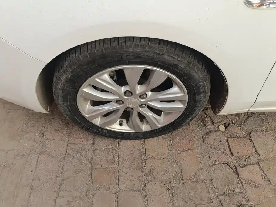 Buick Excelle — миниатюра 6