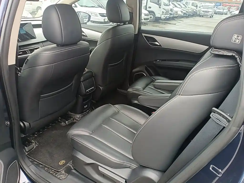 BYD MAX — миниатюра 17