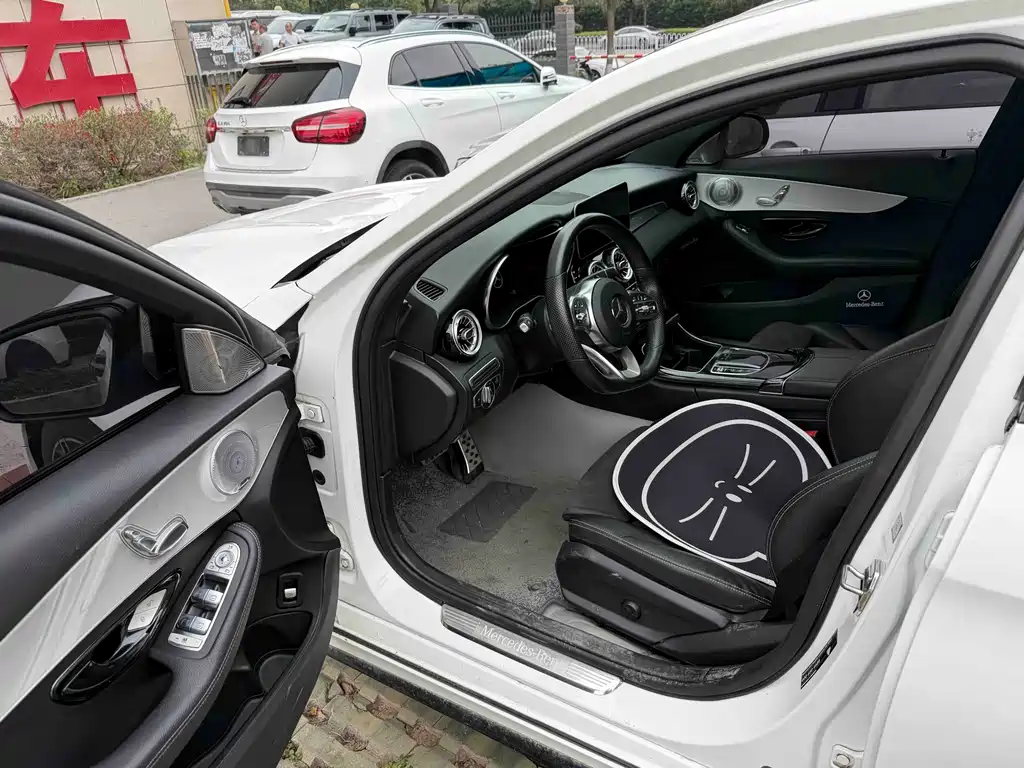 Mercedes-Benz C-Class — миниатюра 8