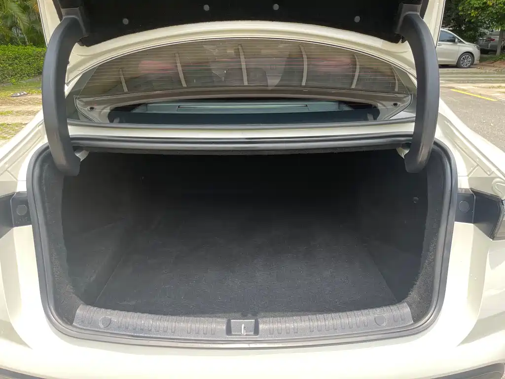 BYD Seal 06 06 2024 DM-i 80KM Luxury