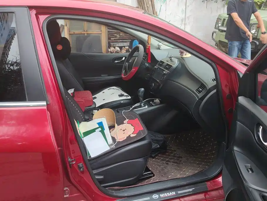 Nissan Tiida — миниатюра 8