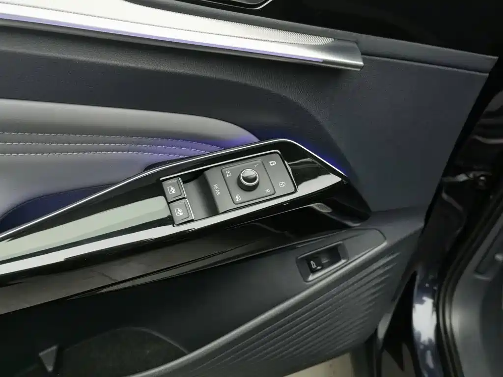 Volkswagen ID.4 Crozz — миниатюра 9