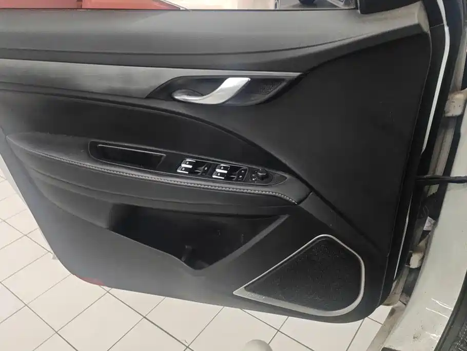 Geely Emgrand — миниатюра 7
