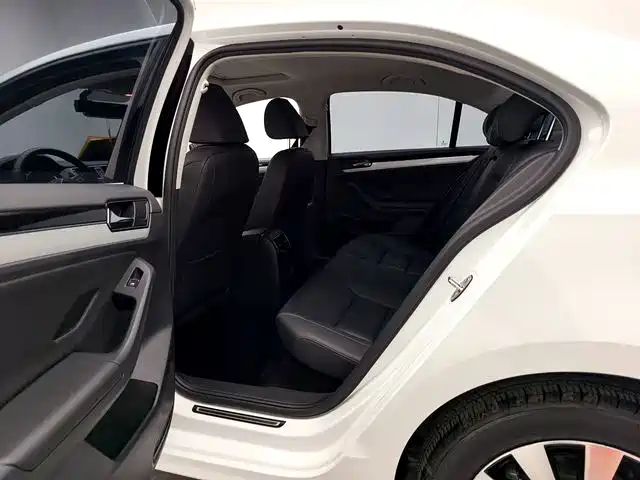 Volkswagen Sagitar — миниатюра 9