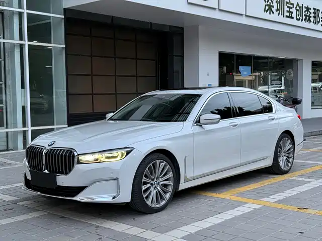 BMW 7-Series — фото 1