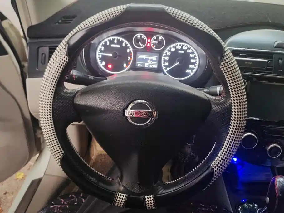 Nissan Tiida — миниатюра 15