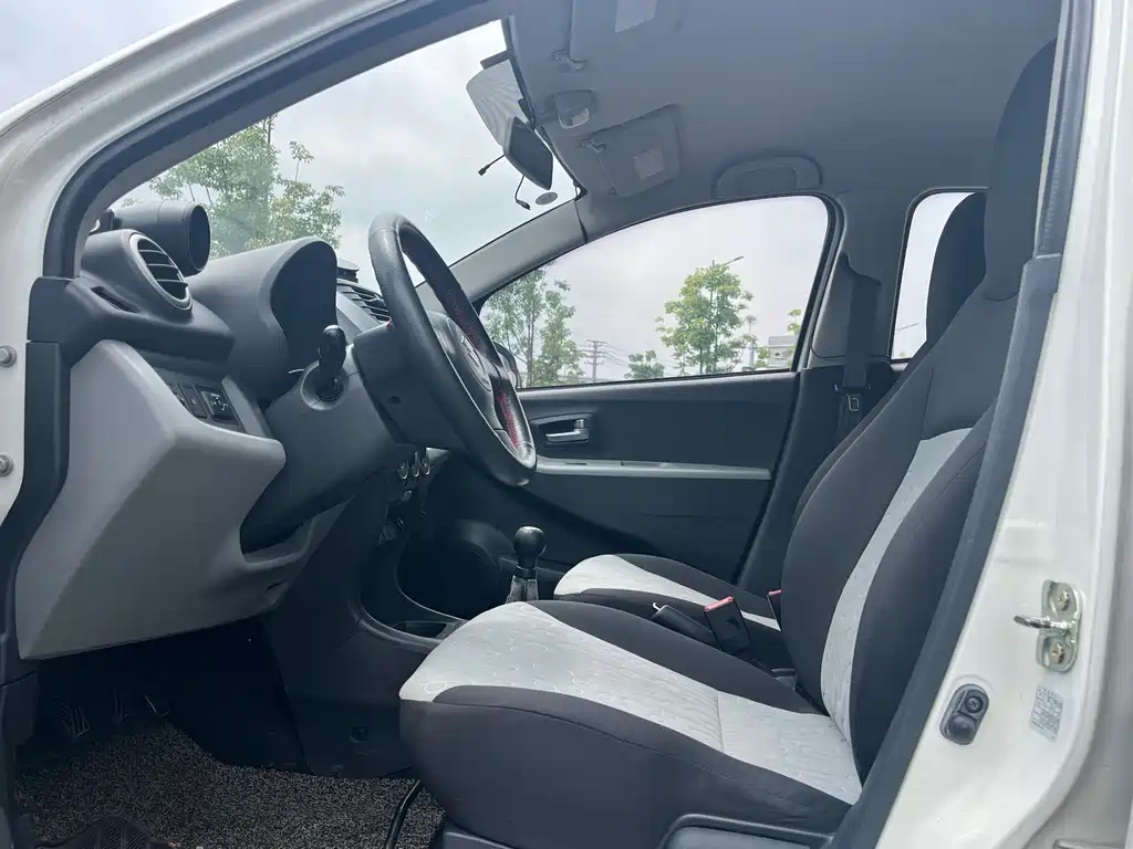Suzuki Alto 2013 1.0L MT Luxury