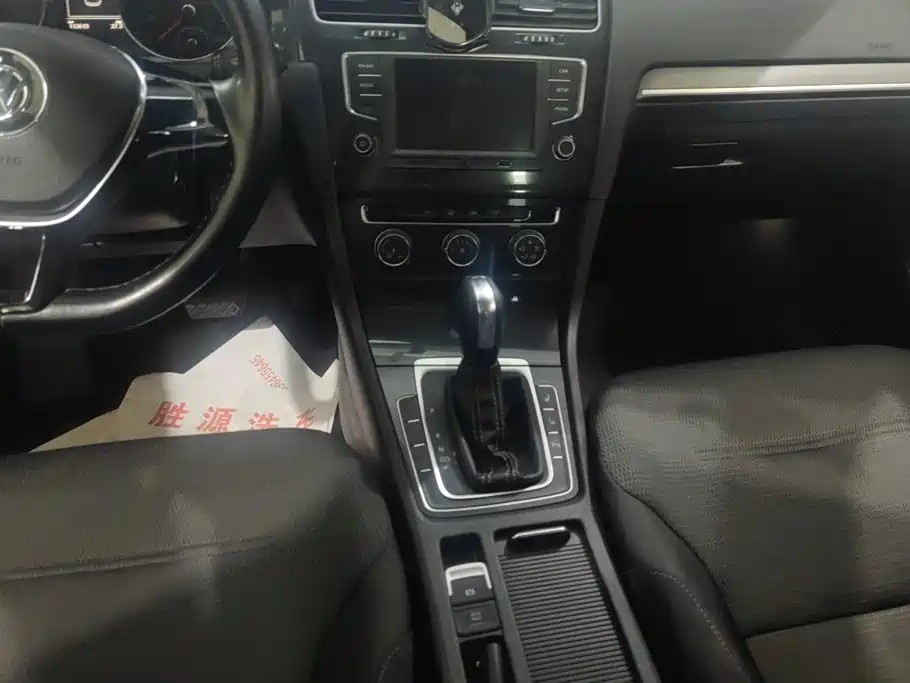 Volkswagen Golf — миниатюра 16