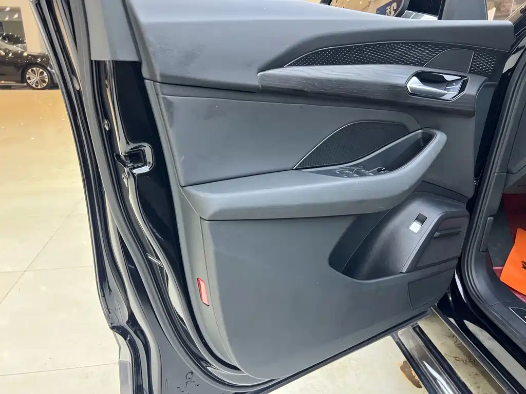 Audi Q6 — миниатюра 14