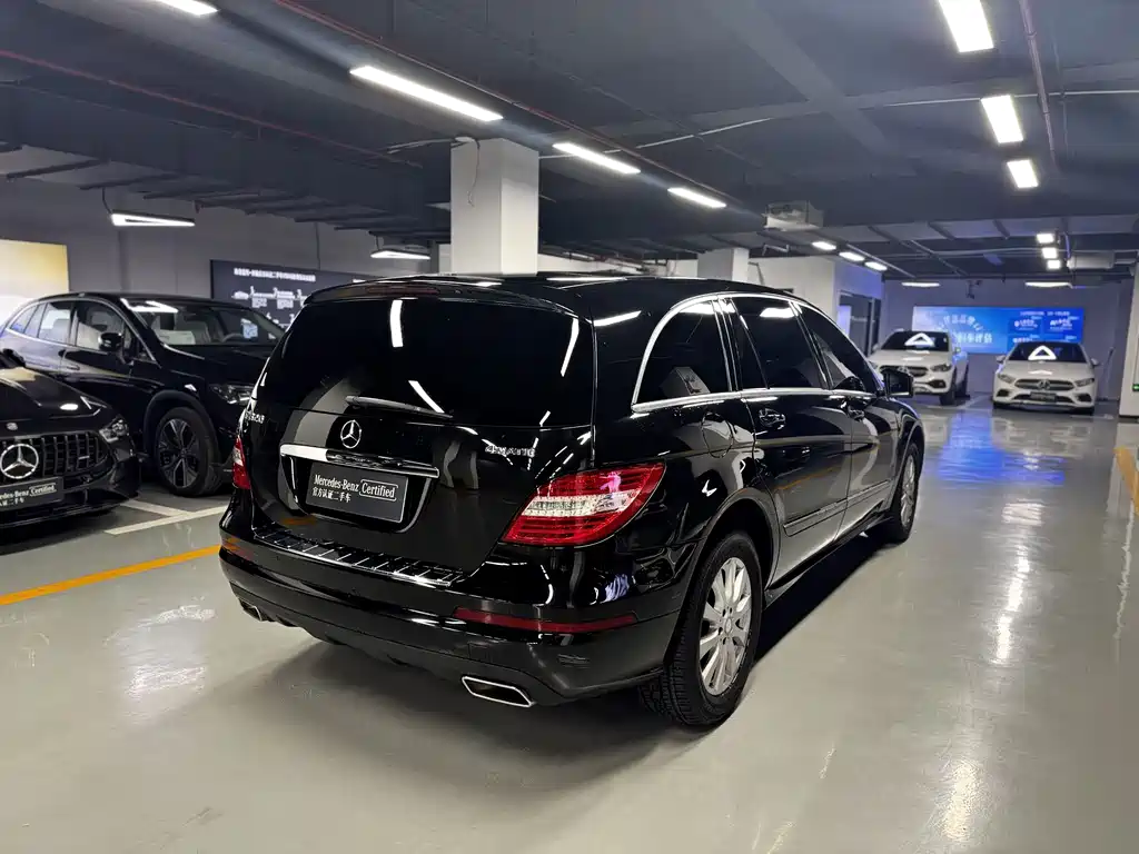Mercedes-Benz R 2017 R 320 4MATIC
