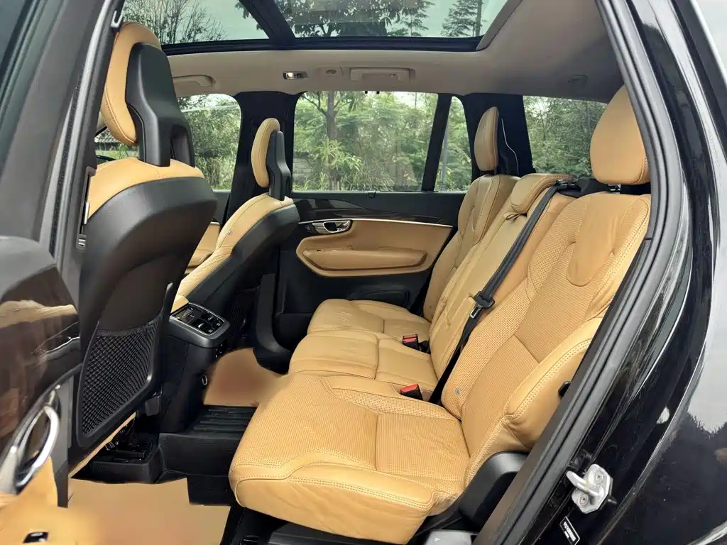 Volvo XC90 — миниатюра 11