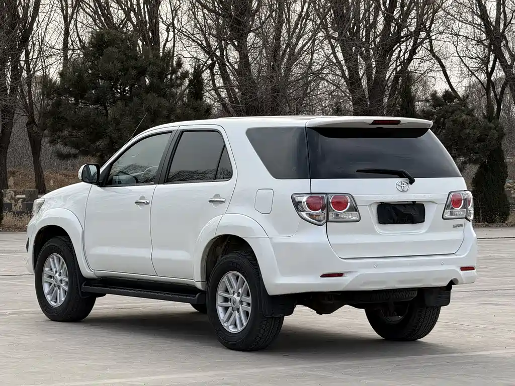 TOYOTA FORTUNER