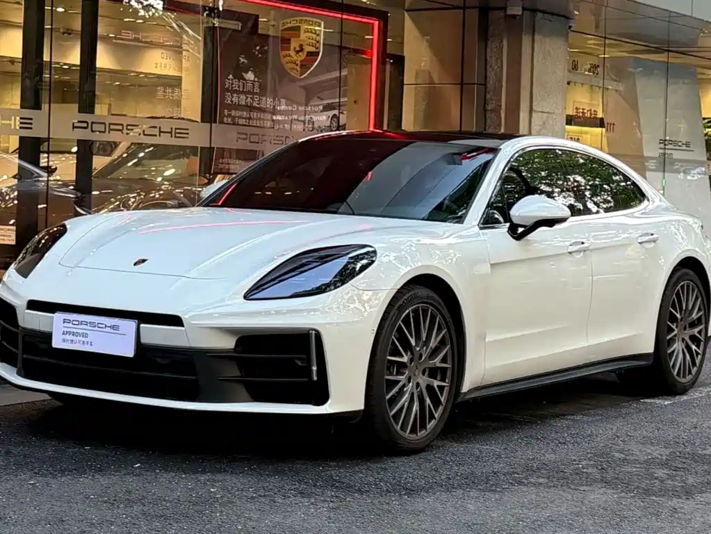 Porsche Panamera 2025