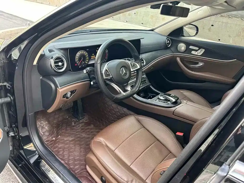 Mercedes-Benz E-Class — миниатюра 4