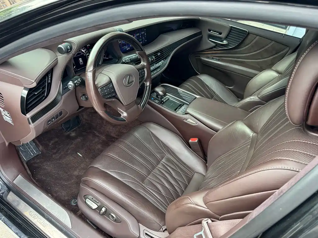 Lexus LS 2020 500h Luxury VI