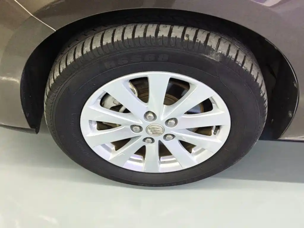 Buick GL8 — миниатюра 23