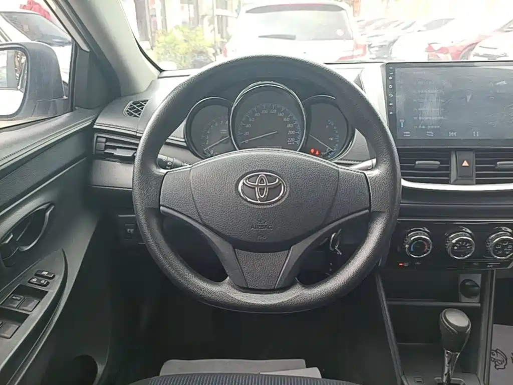 Toyota Yaris L — миниатюра 11
