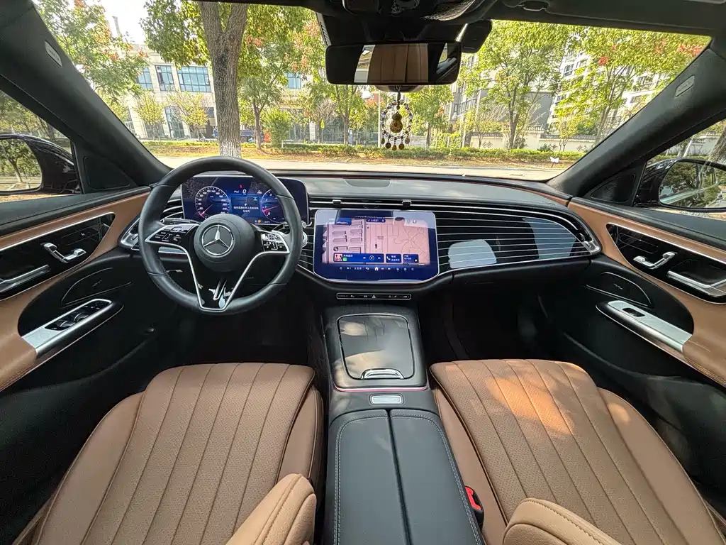 Mercedes-Benz E-Class — миниатюра 10