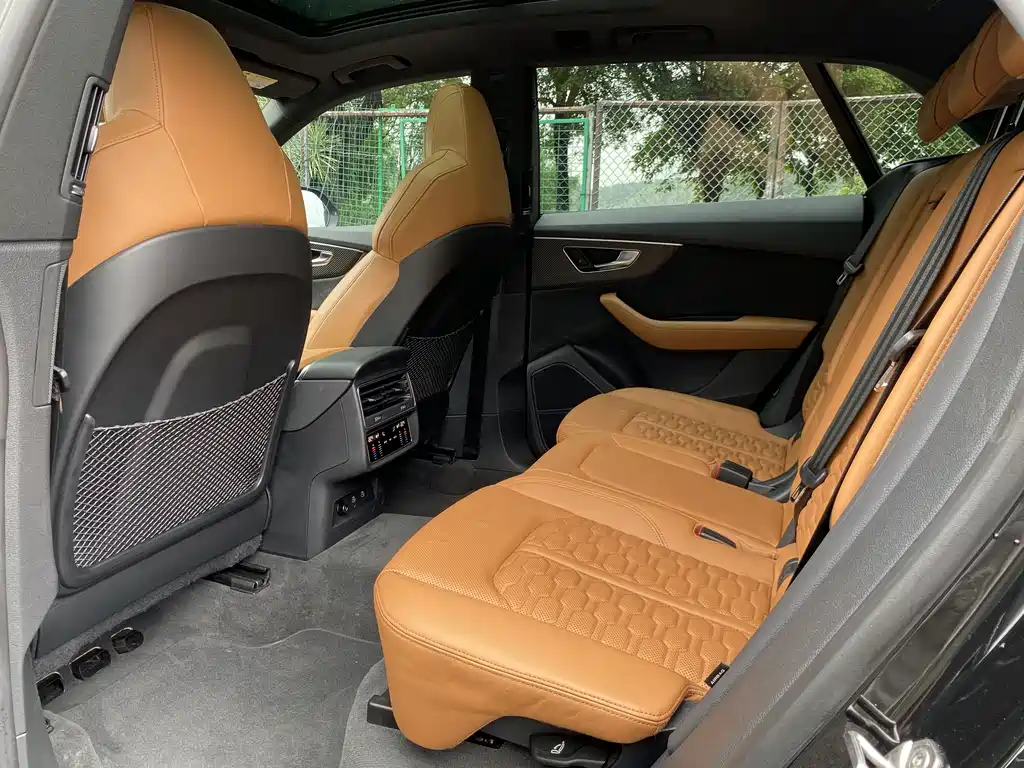Audi RS Q8 — миниатюра 6