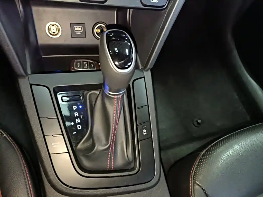 Hyundai Elantra — миниатюра 14