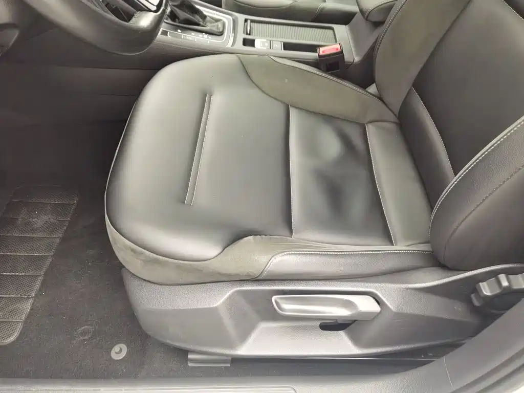 Volkswagen Golf — миниатюра 20
