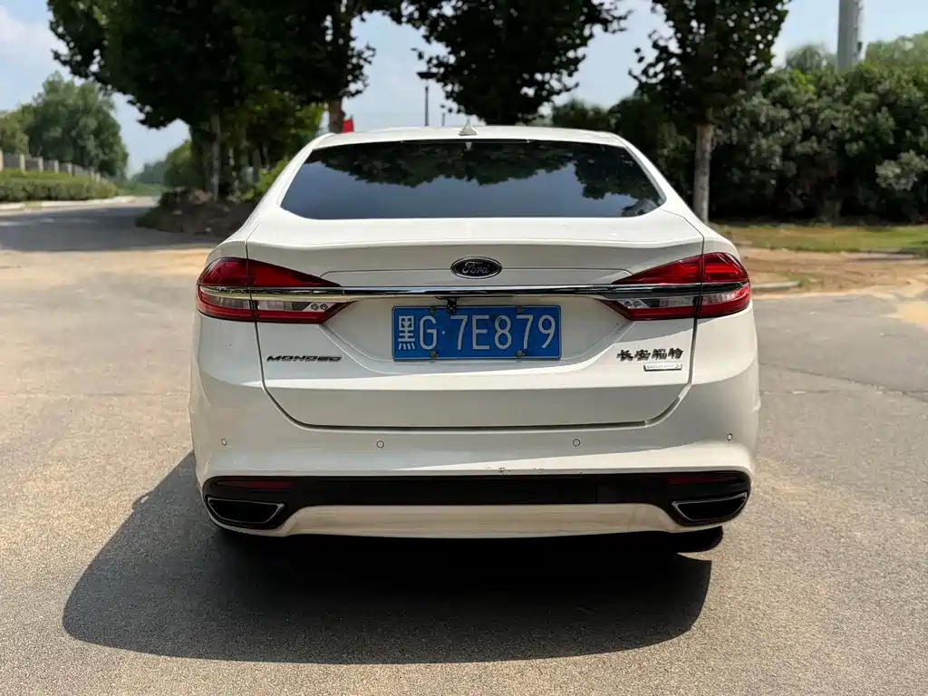 Ford Mondeo — миниатюра 8