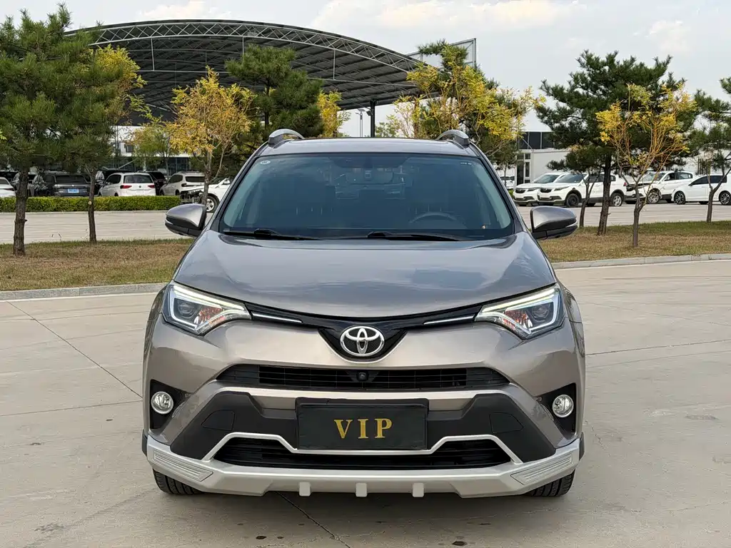Toyota RAV4 — миниатюра 5