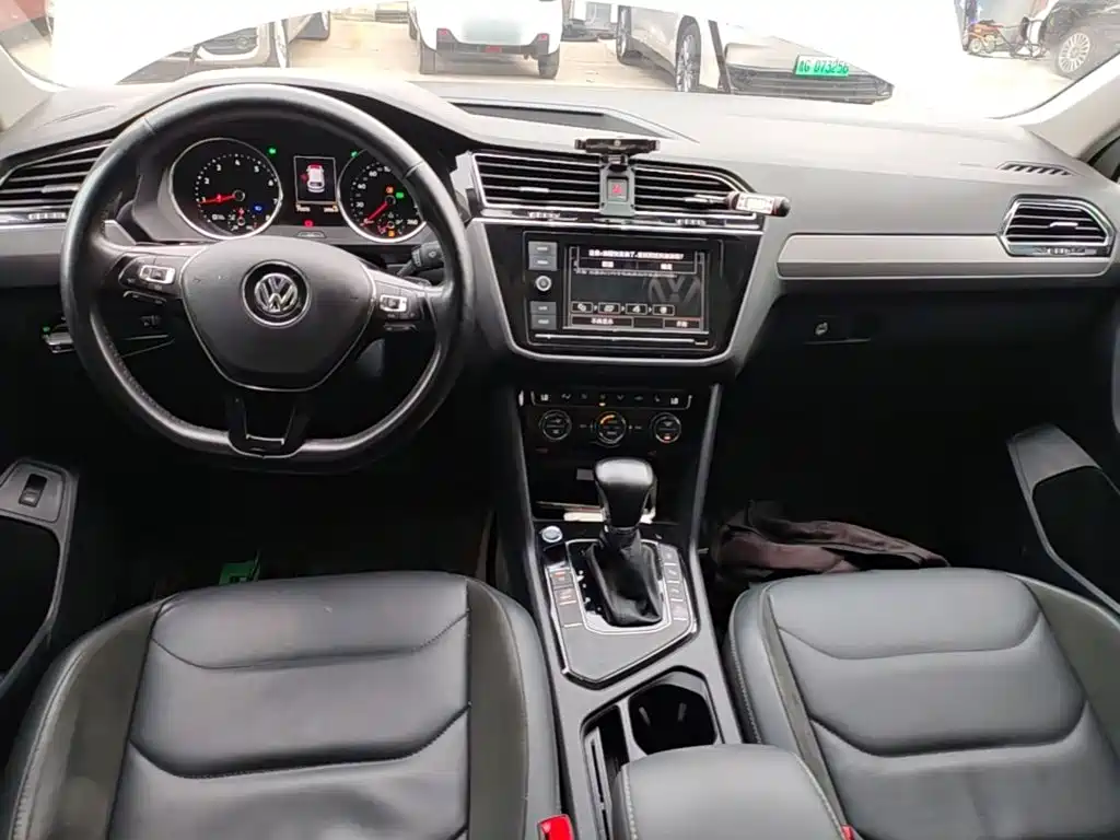 Volkswagen Tiguan L — миниатюра 10