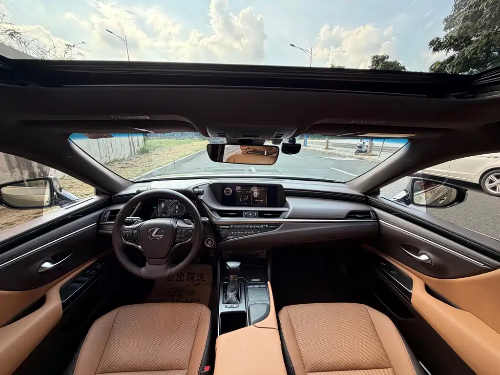 Lexus ES — миниатюра 7
