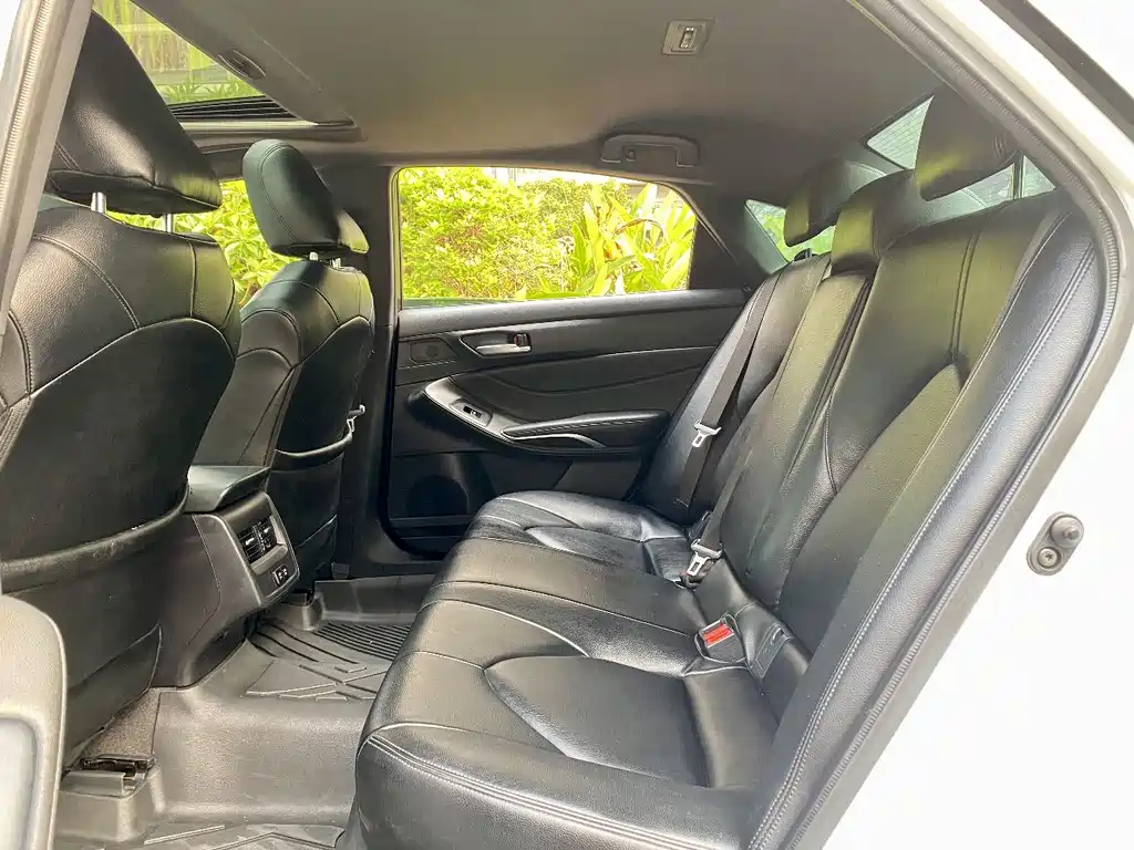 Toyota Avalon 2019 2.0L VI
