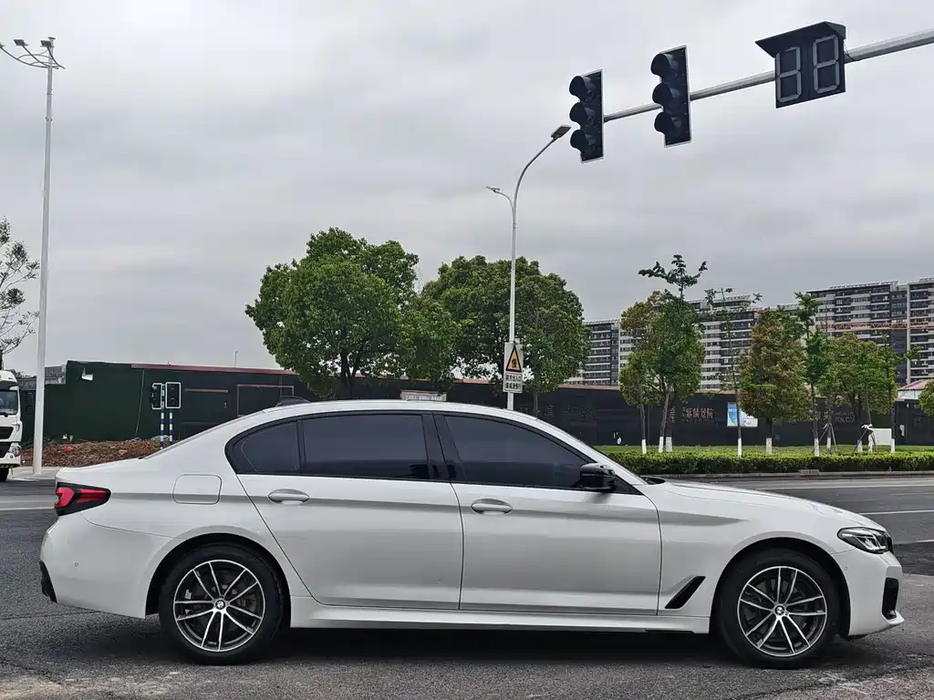BMW 5 Series 5 2022 525Li M Sport