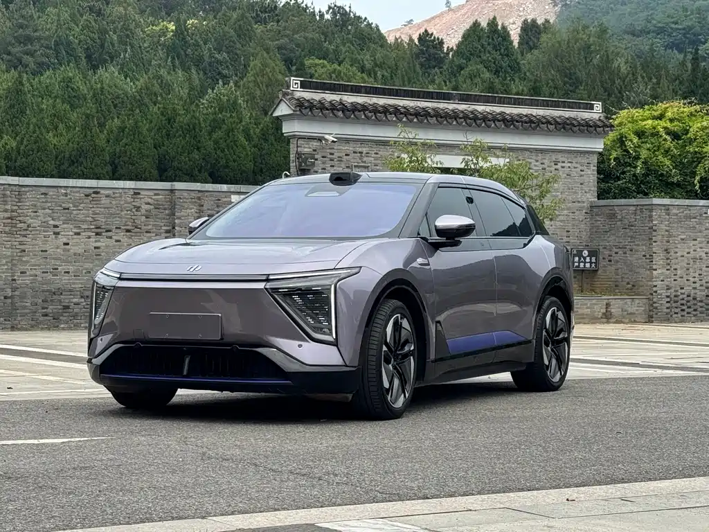 HiPhi Y 2023 765km Flagship Edition