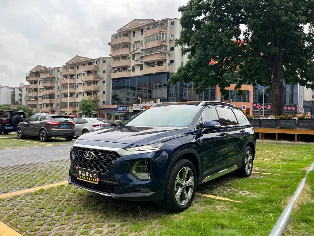 Hyundai Santa Fe 2019 380 TGDi TOP AT Flagship （HTRAC） V