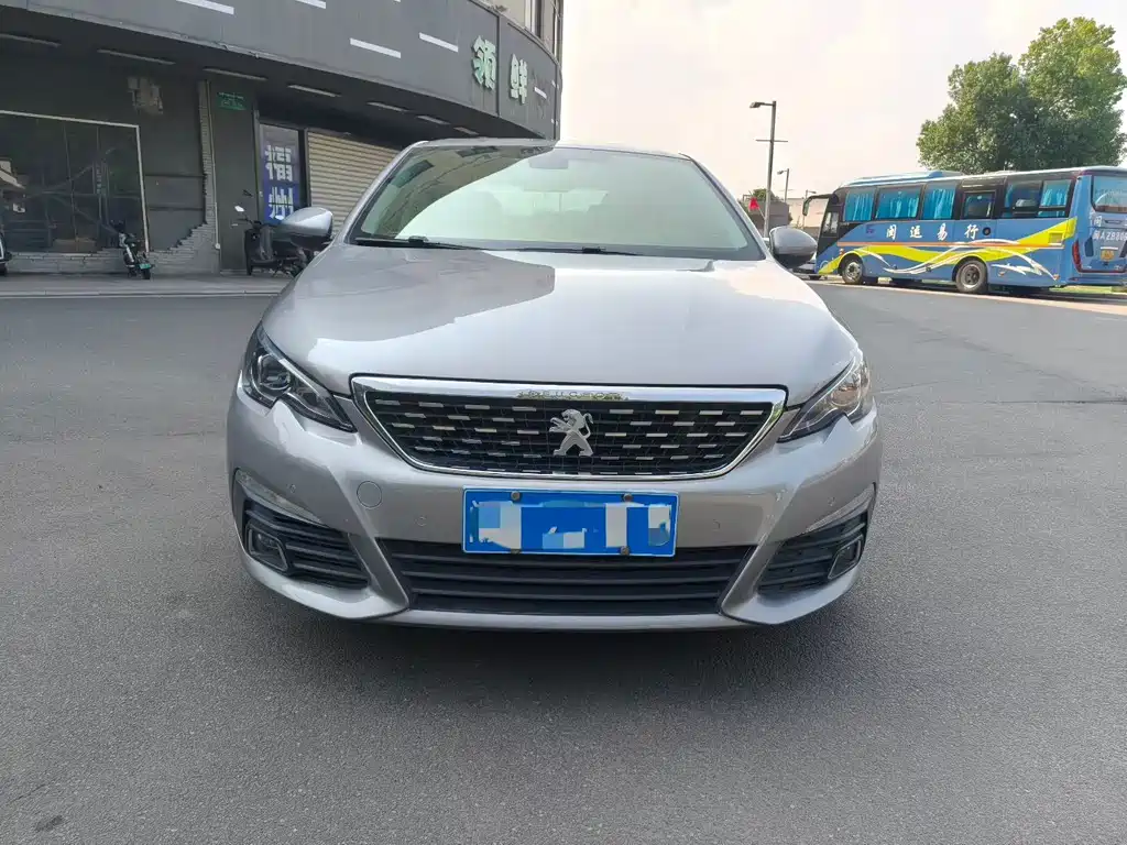 Peugeot 308 — миниатюра 2