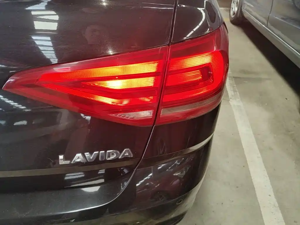 Volkswagen Lavida — миниатюра 8